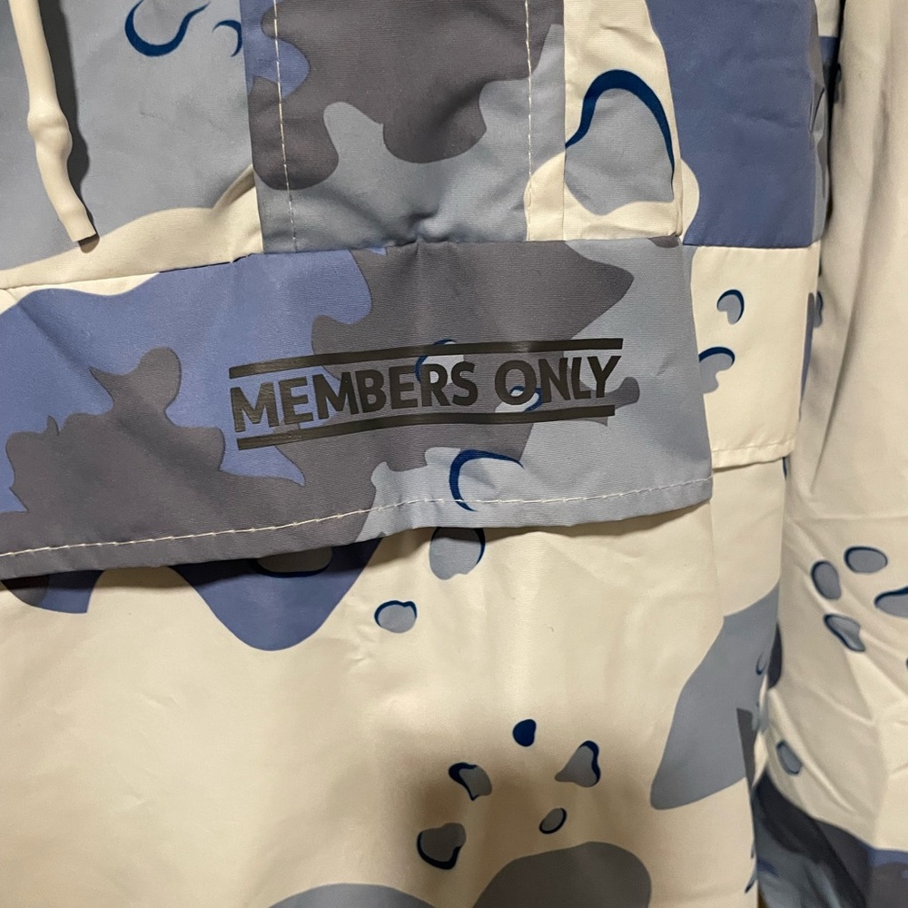 MEMBERS ONLY RAIN JACKET - Picture 2 of 6